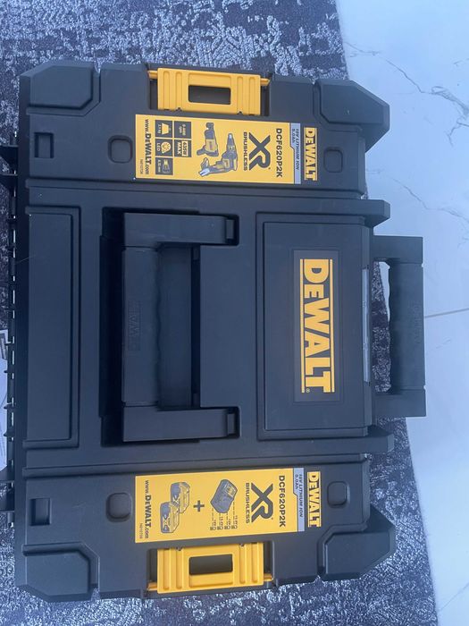 Wkrętarka DeWalt do płyt GK DCF620P2K