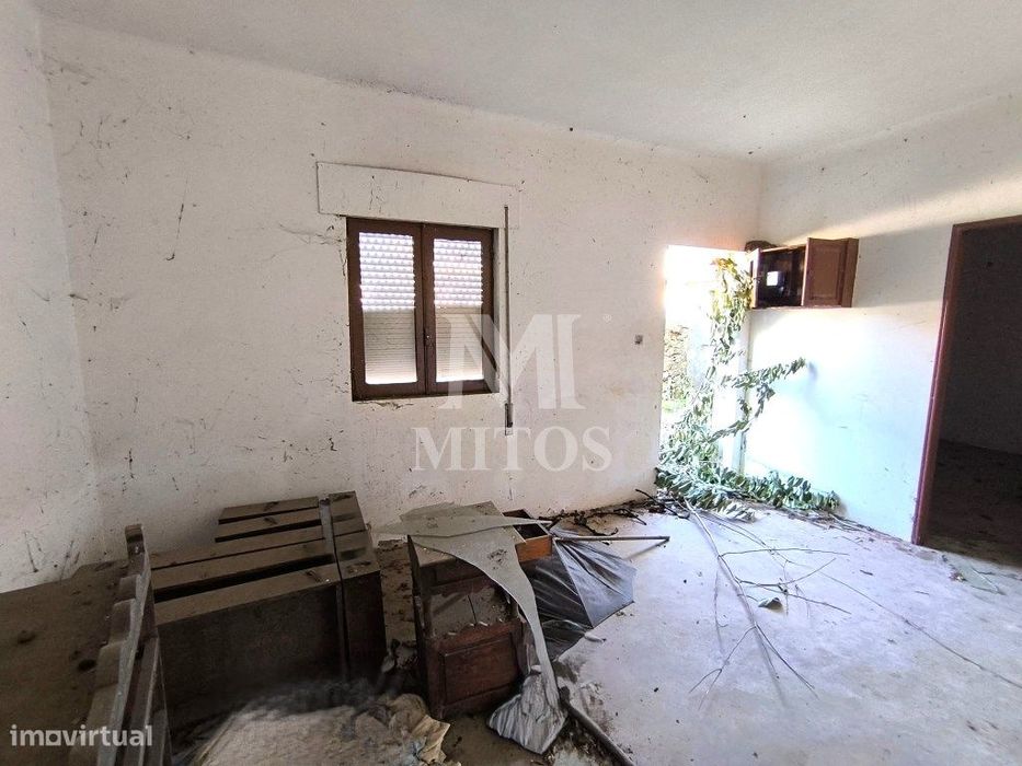 Moradia térrea para restaurar em zona privilegiada de Barroselas