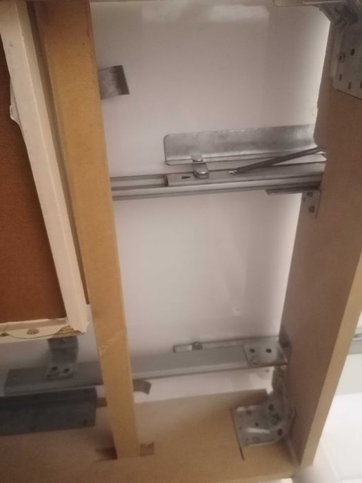 Mesa extensível com três cadeiras