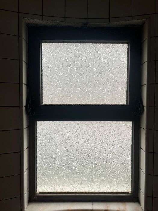 Janelas de alumínio usadas com vidro – várias medidas – bom estado.