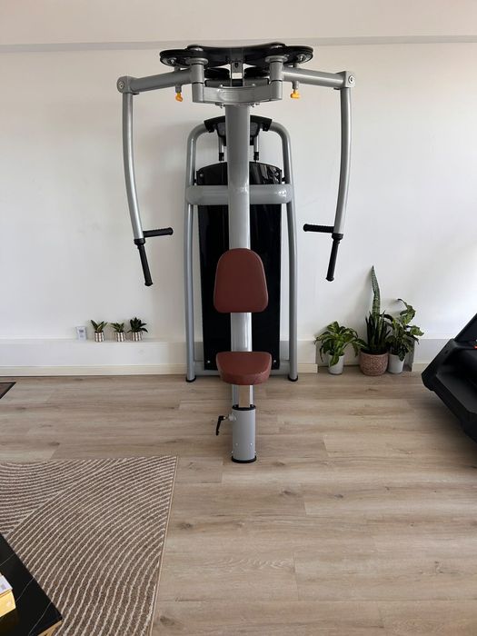 Equipamento de musculação profissional