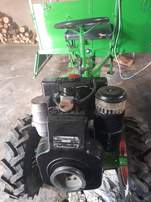 Motoenchada com reboque