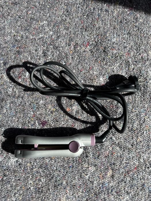 Дорожній випрямляч для волосся philips salonstraight want2move