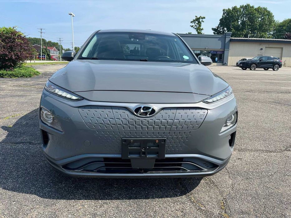 Hyundai Kona EV      2021
