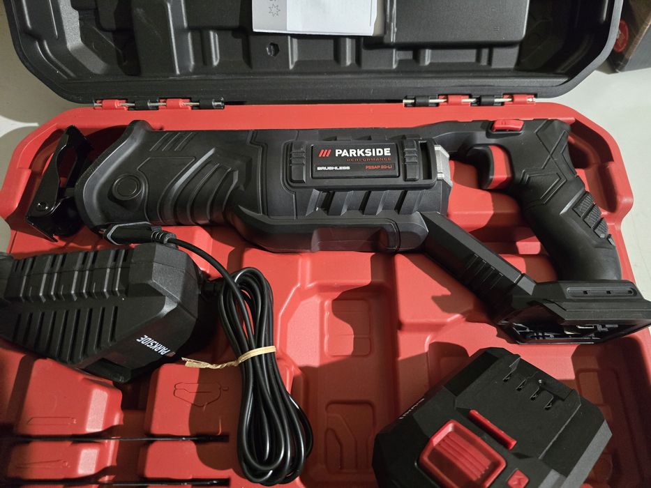 Serra sabre 20v Parkside completa