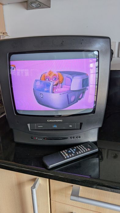 Televisão/video pequena GRUNDIG