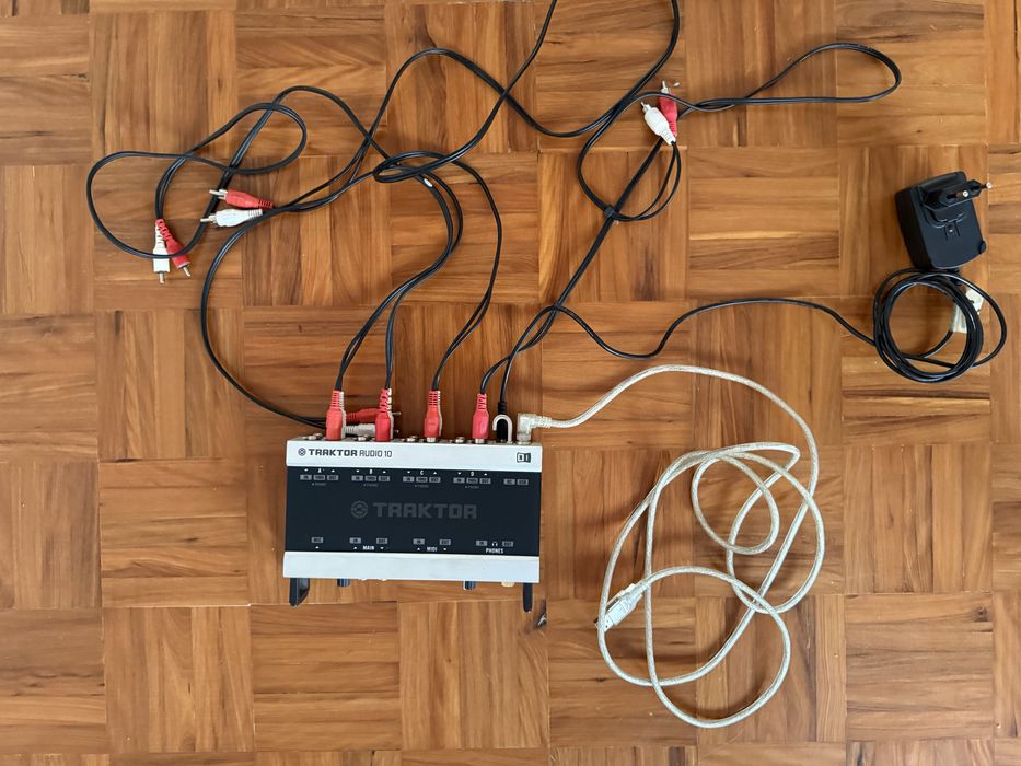 Traktor Audio 10