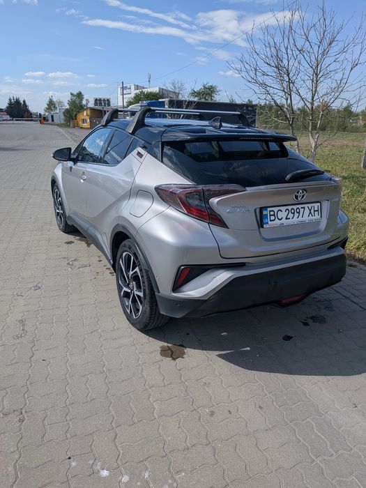 Toyota CH-R 1.8 гібрид
