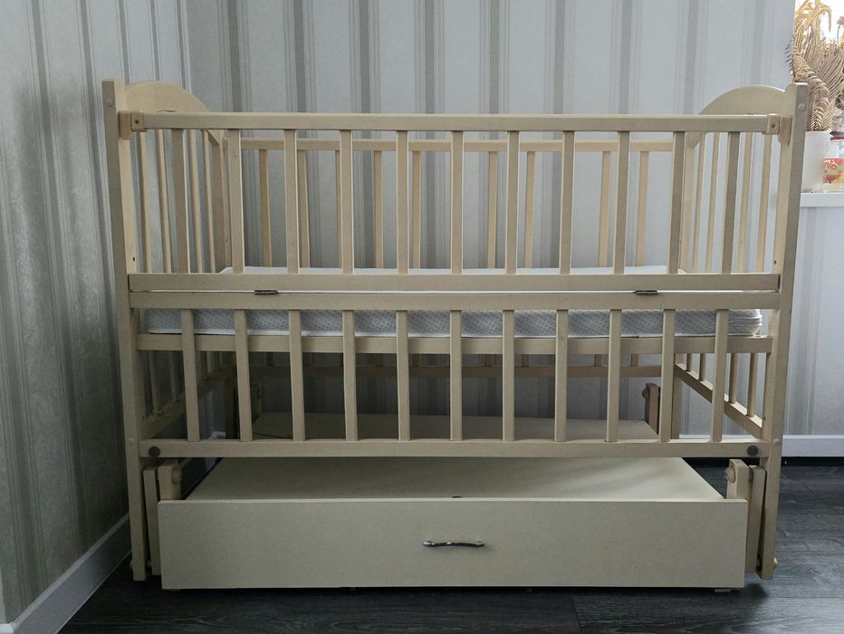 Дитяче ліжечко з кокосовим  матрасиком кроватка