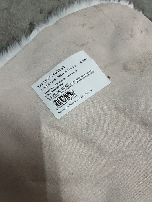 Tapete preto e branco