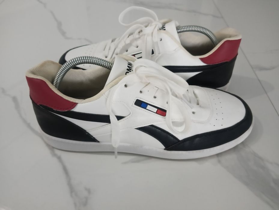 Białe buty Tommy Hilfiger rozmiar 43