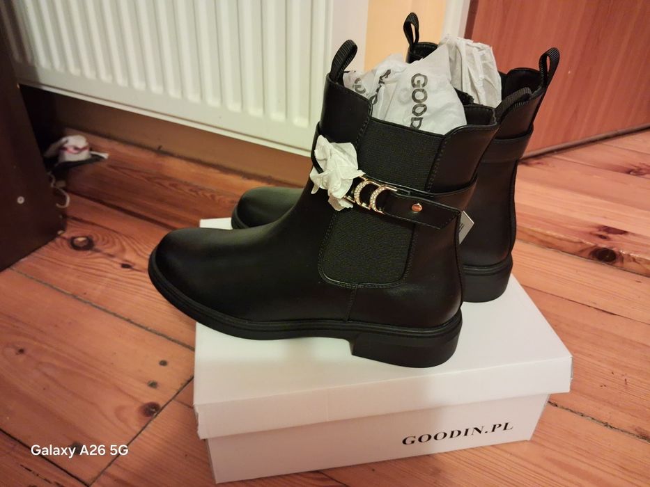 Sprzedam nowe buty ,botki ocieplane 41