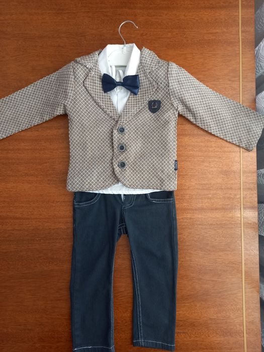 Продам костюмчик