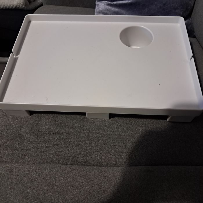 Półka stolik przykrecany do lozka