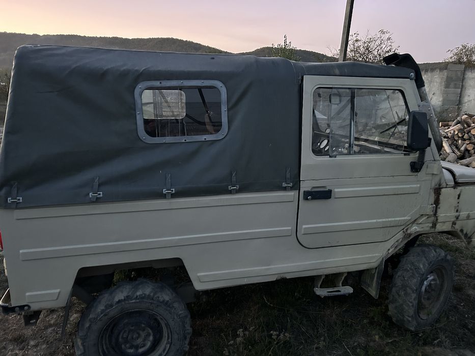 Продиється ЛуАз969 Волинь