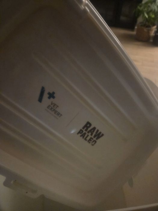 Pojemnik duzy XL na karme