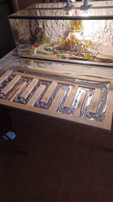 Terrarium 80x40x40 z wyposażeniem( jak nowe)