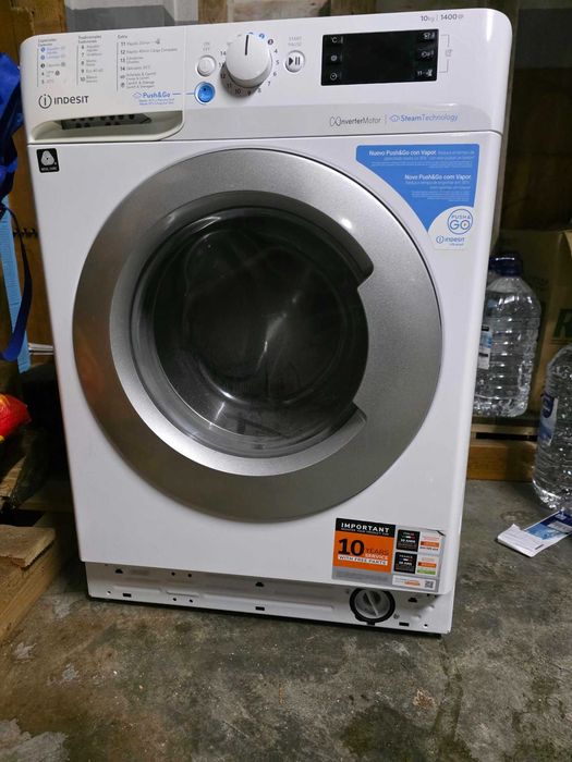 Máquina de Lavar Roupa Indesit 10kg Inverter motor
