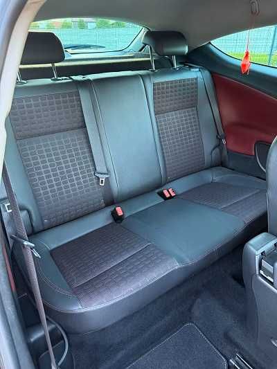 Opel Astra J GTC 2,0 CDTI 165 KM