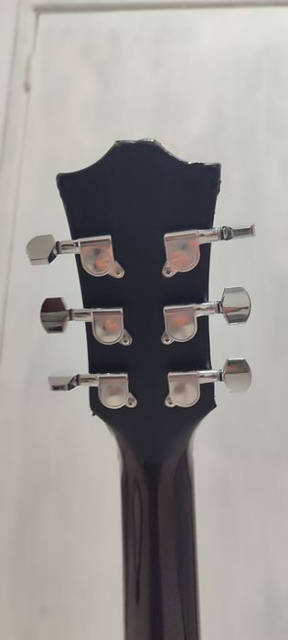 Guitarra eléctro acústica
