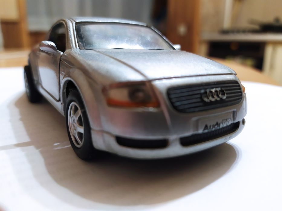 Модель машины AUDI TT с полной имитацией работы  на радиоуправлении