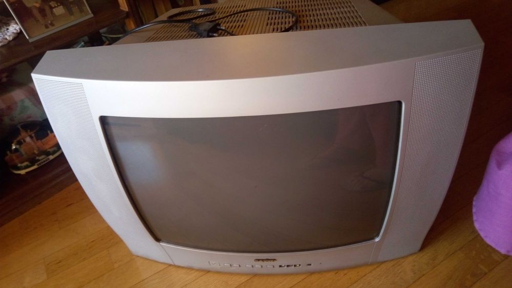 Televisão Cinzenta Sanyo