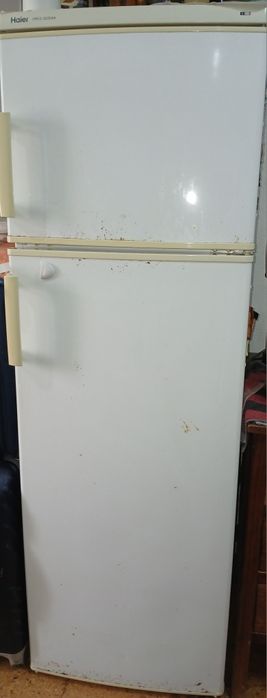 Frigorífico usado perfeito estado ou  mesa extesiva + cama
