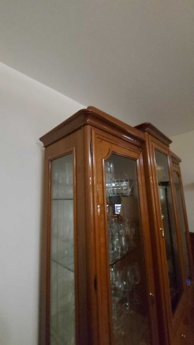 Cristaleira / Vitrine em madeira (3 corpos) – 220x165x51