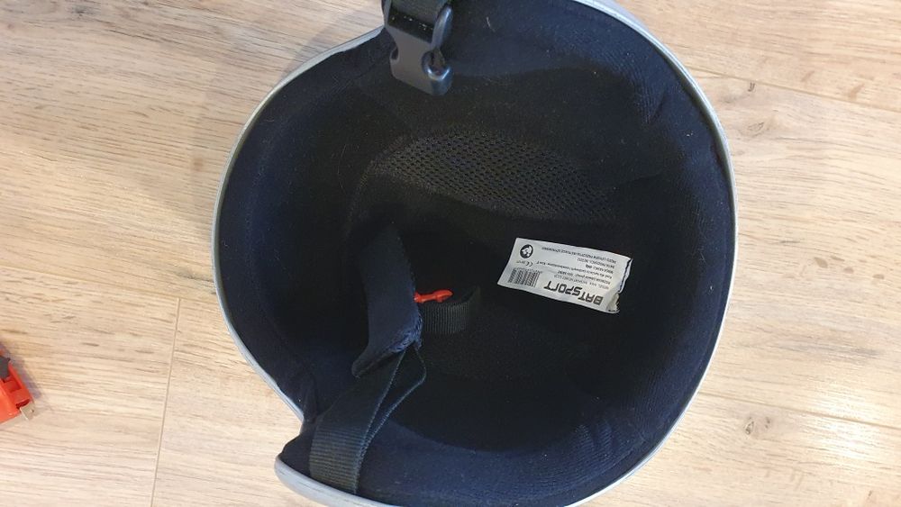Kask narciarski dziewczecy