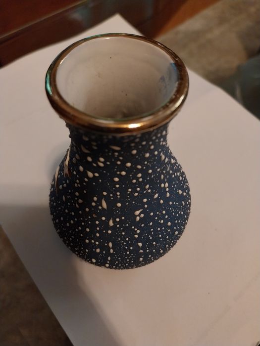 Faiança antiga de Aradas (Aveiro) com detalhes em dourado