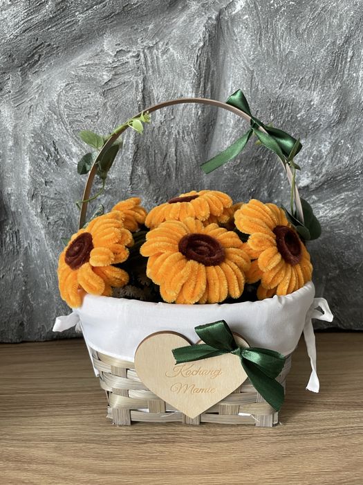 Ręcznie robiony koszyczek ze słonecznikami – wyjątkowy prezent dla mamy