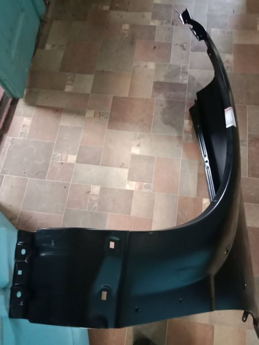 Продам крило на Ssang Yong Rexton