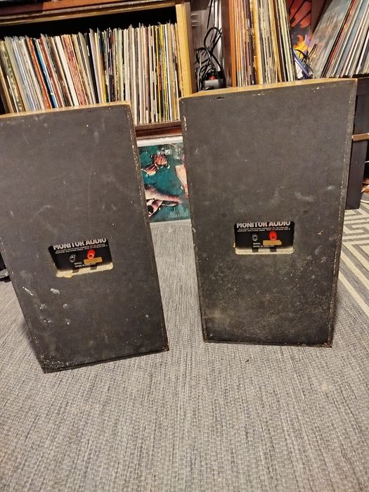 Colunas Monitor Audio R252