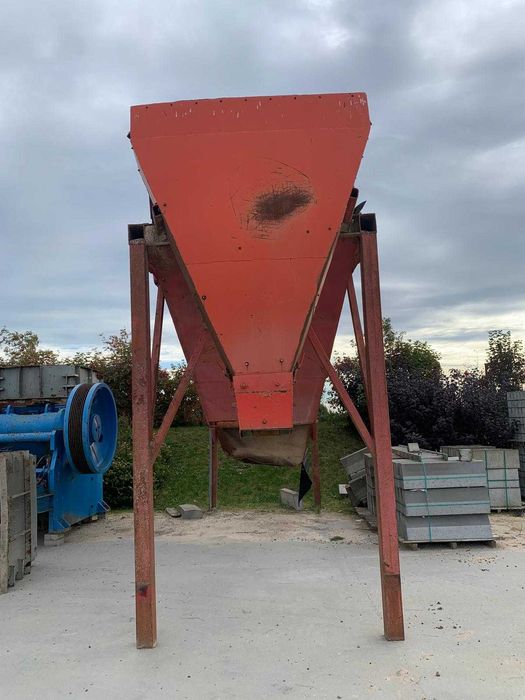 Przesiewacz wibracyjny stacjonarny 1-pokładowy 1630x6300 mm | Silnik