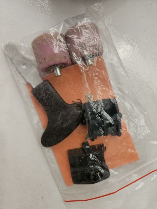 Sapatos com luzes e rodas para menina