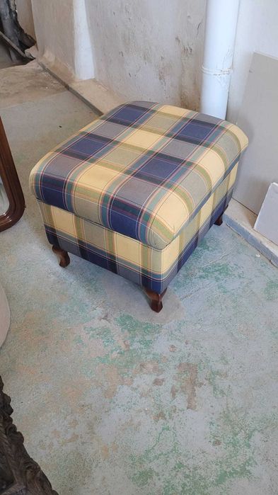 Sofá Cama Solteiro Pouf