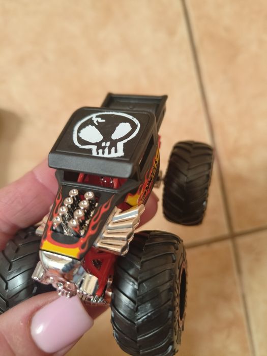Машинки Hot Wheels