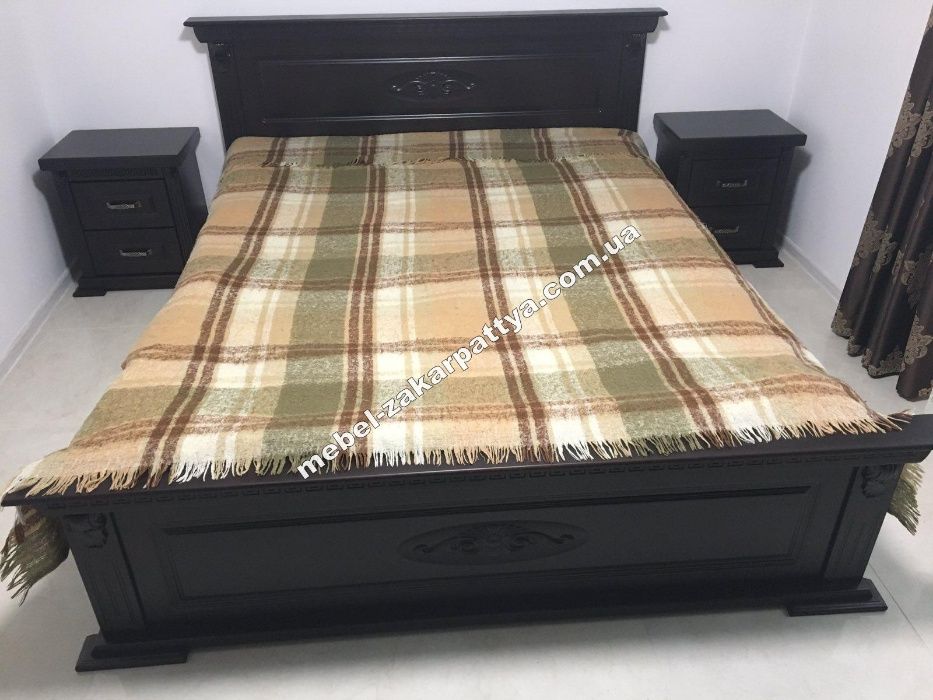 Ліжко деревяне двоспальне різьблене. Кровать деревянная двуспальная.