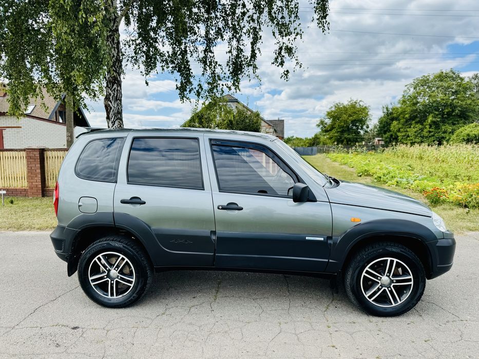 Chevrolet Niva 1.7 GLS 4x4 Bertone Edition 2011р