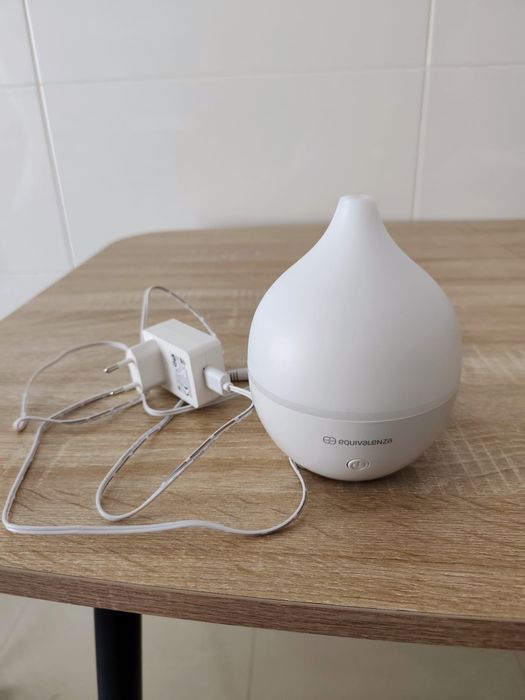Difusor de Aromas e Humidificador Equivalenza com Luz LED Multicor