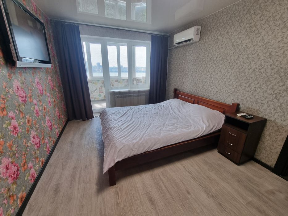 Квартира с видом на Днепр. Солнечный. ТРЦ Вавилон. Посуточно