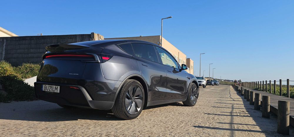 Tesla Model Y Premium LR Dual Motor - Juniper 2025