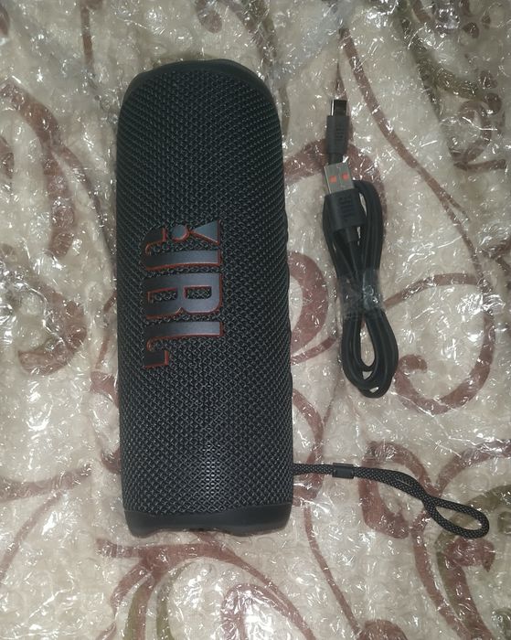 JBL Flip 6 GG Black Original. Новая. комплект