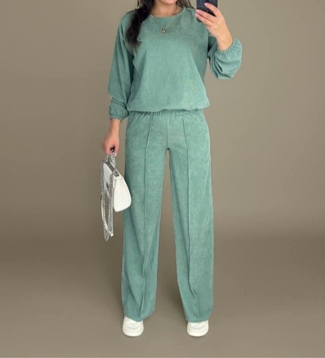 Продам повсякденний костюм