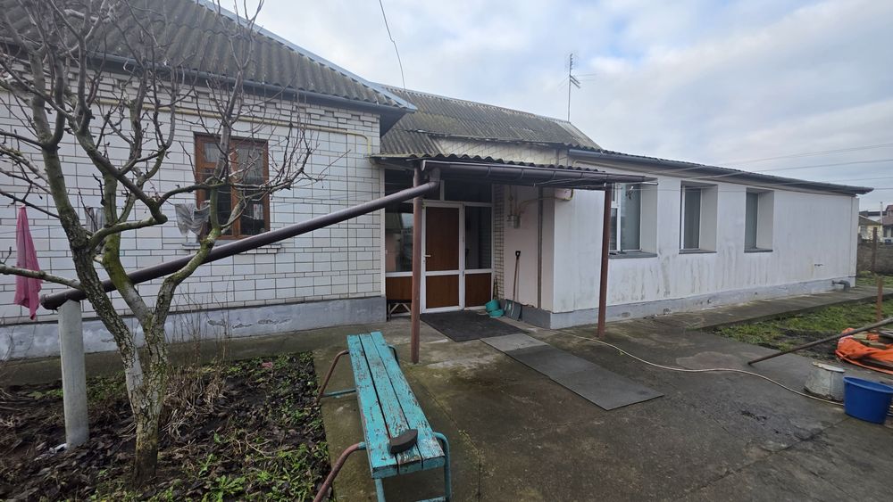 ЦЕНТР!! Будинок 205 кв.м. на 2 ходи +2  ГАРАЖІ  та   БАНЯ на 12 сотках