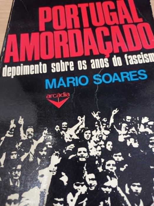 Selling the book 'Portugal Muzzled'