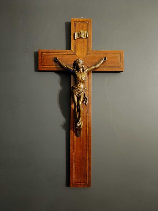 Krzyż drewniany, krucyfiks