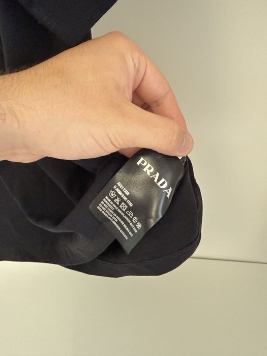 Koszulka Prada czarna – rozmiar L/XL, nowa