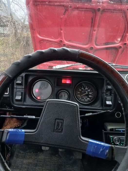 Ваз 2105 продам кузов ходова гарному  стані треба робити мотор