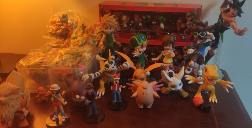 Figuras e merch anime